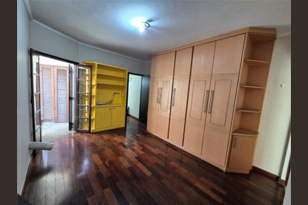 Casa à venda com 303m², 3 quartos e 4 vagas