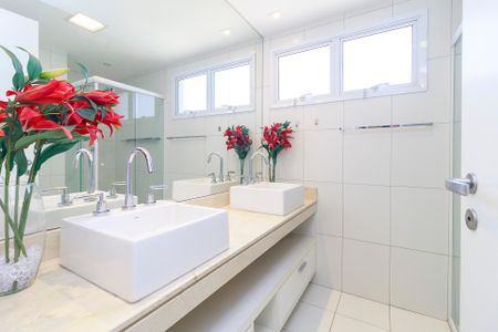 Apartamento à venda com 147m², 4 quartos e 2 vagas Apartamento à venda com 147m², 4 quartos e 2 vagasSuíte 1 - Banheiro