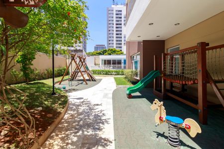 Apartamento à venda com 147m², 4 quartos e 2 vagas Apartamento à venda com 147m², 4 quartos e 2 vagasPlayground