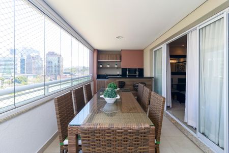 Apartamento à venda com 147m², 4 quartos e 2 vagas Apartamento à venda com 147m², 4 quartos e 2 vagasSala - Varanda