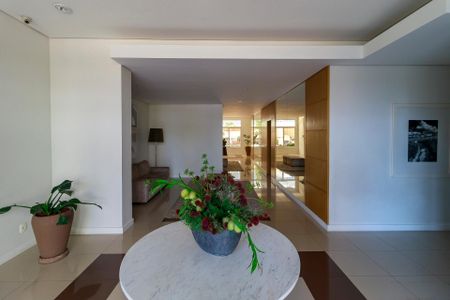 Apartamento à venda com 147m², 4 quartos e 2 vagas Apartamento à venda com 147m², 4 quartos e 2 vagasHall Social