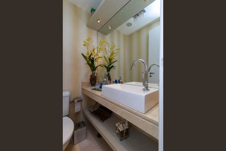 Apartamento à venda com 147m², 4 quartos e 2 vagas Apartamento à venda com 147m², 4 quartos e 2 vagasLavabo