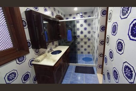 Casa à venda com 657m², 4 quartos e 7 vagasBanheiro da Suíte 1