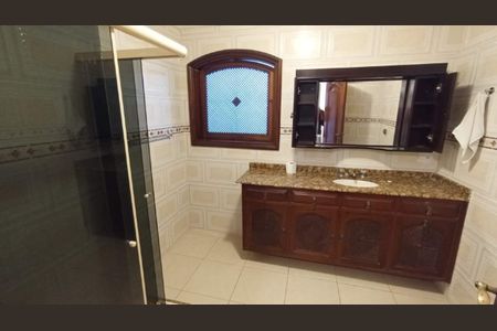 Casa à venda com 657m², 4 quartos e 7 vagasBanheiro da Suíte 1