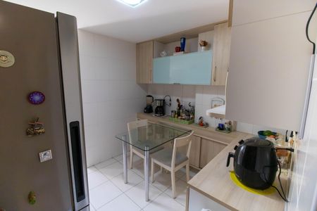 Apartamento à venda com 87m², 2 quartos e 1 vaga Apartamento à venda com 87m², 2 quartos e 1 vagaCozinha e Área de Serviço
