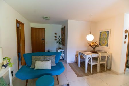 Apartamento à venda com 87m², 2 quartos e 1 vaga Apartamento à venda com 87m², 2 quartos e 1 vagaSala