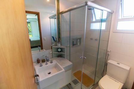 Apartamento à venda com 87m², 2 quartos e 1 vaga Apartamento à venda com 87m², 2 quartos e 1 vagaBanheiro da Suíte