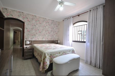 Casa à venda com 190m², 3 quartos e 3 vagasSuíte