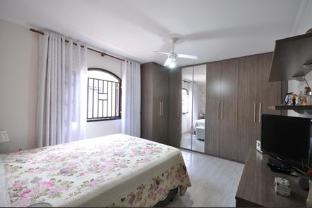 Casa à venda com 190m², 3 quartos e 3 vagasSuíte