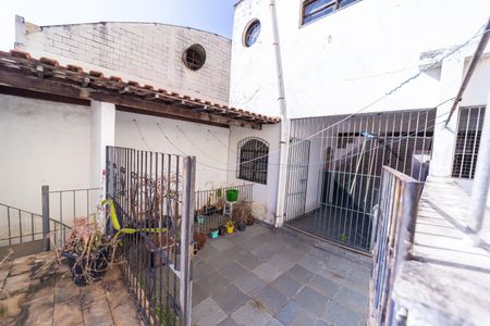 Casa à venda com 257m², 3 quartos e 8 vagas Casa à venda com 257m², 3 quartos e 8 vagasQuintal