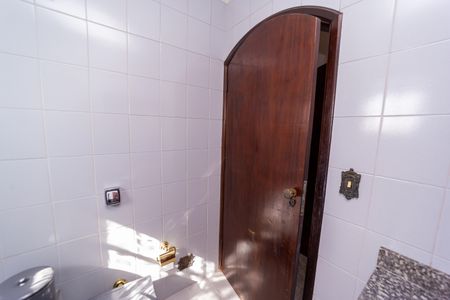 Casa à venda com 257m², 3 quartos e 8 vagas Casa à venda com 257m², 3 quartos e 8 vagasBanheiro da Suíte