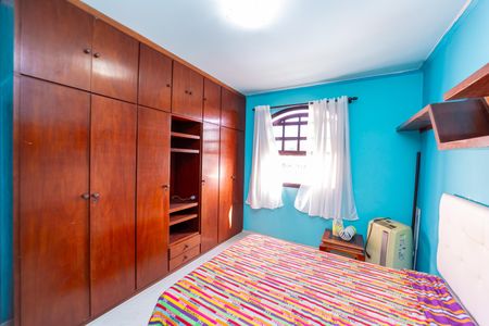 Casa à venda com 257m², 3 quartos e 8 vagas Casa à venda com 257m², 3 quartos e 8 vagasSuíte