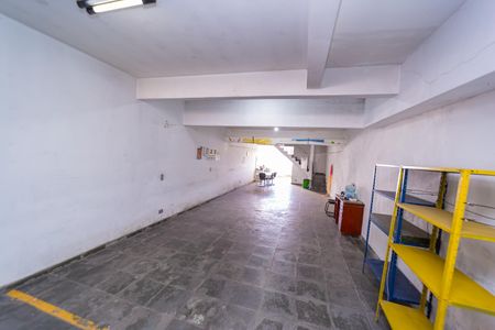 Casa à venda com 257m², 3 quartos e 8 vagas Casa à venda com 257m², 3 quartos e 8 vagasGaragem