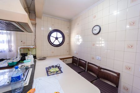 Casa à venda com 257m², 3 quartos e 8 vagas Casa à venda com 257m², 3 quartos e 8 vagasCozinha