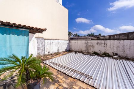 Casa à venda com 257m², 3 quartos e 8 vagas Casa à venda com 257m², 3 quartos e 8 vagasQuintal