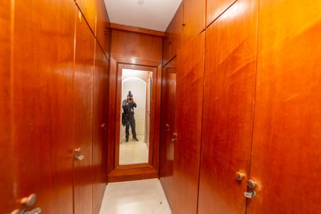 Casa à venda com 257m², 3 quartos e 8 vagas Casa à venda com 257m², 3 quartos e 8 vagasCloset Suíte