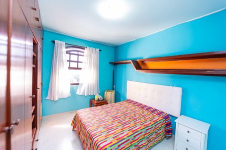 Casa à venda com 257m², 3 quartos e 8 vagas Casa à venda com 257m², 3 quartos e 8 vagasSuíte