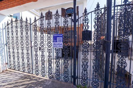 Casa à venda com 257m², 3 quartos e 8 vagas Casa à venda com 257m², 3 quartos e 8 vagasPlaca