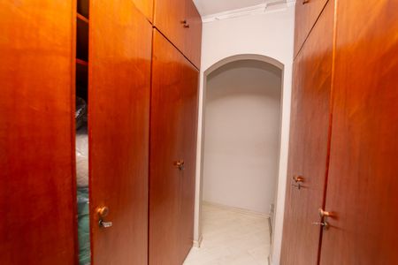 Casa à venda com 257m², 3 quartos e 8 vagas Casa à venda com 257m², 3 quartos e 8 vagasCloset Suíte