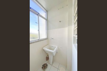 Casa de condomínio à venda com 60m², 2 quartos e 1 vagaLavanderia