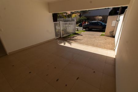 Casa de condomínio à venda com 308m², 3 quartos e 4 vagas Casa de condomínio à venda com 308m², 3 quartos e 4 vagasÁrea comum