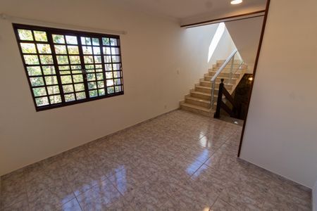 Casa de condomínio à venda com 308m², 3 quartos e 4 vagas Casa de condomínio à venda com 308m², 3 quartos e 4 vagasCopa