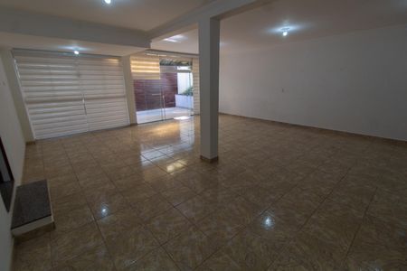 Casa de condomínio à venda com 308m², 3 quartos e 4 vagas Casa de condomínio à venda com 308m², 3 quartos e 4 vagasÁrea comum