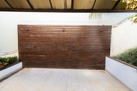 Casa de condomínio à venda com 308m², 3 quartos e 4 vagas Casa de condomínio à venda com 308m², 3 quartos e 4 vagasÁrea comum