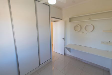 Casa de condomínio à venda com 308m², 3 quartos e 4 vagas Casa de condomínio à venda com 308m², 3 quartos e 4 vagasQuarto 2