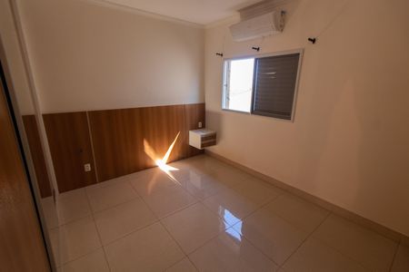 Casa de condomínio à venda com 308m², 3 quartos e 4 vagas Casa de condomínio à venda com 308m², 3 quartos e 4 vagasSuíte