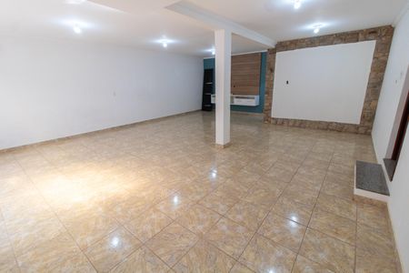 Casa de condomínio à venda com 308m², 3 quartos e 4 vagas Casa de condomínio à venda com 308m², 3 quartos e 4 vagasÁrea comum
