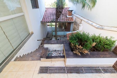 Casa de condomínio à venda com 308m², 3 quartos e 4 vagas Casa de condomínio à venda com 308m², 3 quartos e 4 vagasÁrea comum