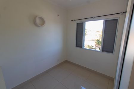 Casa de condomínio à venda com 308m², 3 quartos e 4 vagas Casa de condomínio à venda com 308m², 3 quartos e 4 vagasQuarto 2