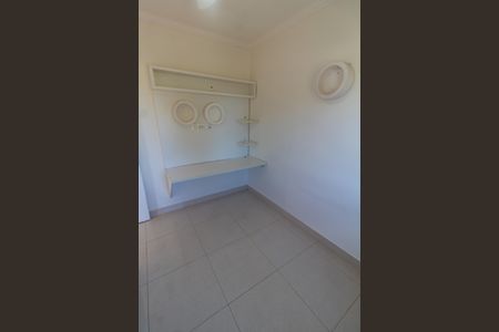 Casa de condomínio à venda com 308m², 3 quartos e 4 vagas Casa de condomínio à venda com 308m², 3 quartos e 4 vagasQuarto 2