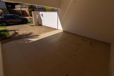 Casa de condomínio à venda com 308m², 3 quartos e 4 vagas Casa de condomínio à venda com 308m², 3 quartos e 4 vagasÁrea comum