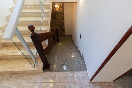 Casa de condomínio à venda com 308m², 3 quartos e 4 vagas Casa de condomínio à venda com 308m², 3 quartos e 4 vagasÁrea comum