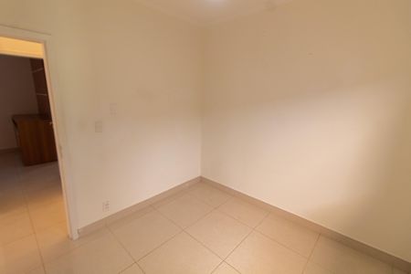 Casa de condomínio à venda com 308m², 3 quartos e 4 vagas Casa de condomínio à venda com 308m², 3 quartos e 4 vagasQuarto 1