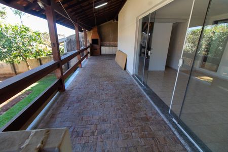 Casa de condomínio à venda com 308m², 3 quartos e 4 vagas Casa de condomínio à venda com 308m², 3 quartos e 4 vagasÁrea comum