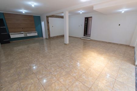 Casa de condomínio à venda com 308m², 3 quartos e 4 vagas Casa de condomínio à venda com 308m², 3 quartos e 4 vagasÁrea comum