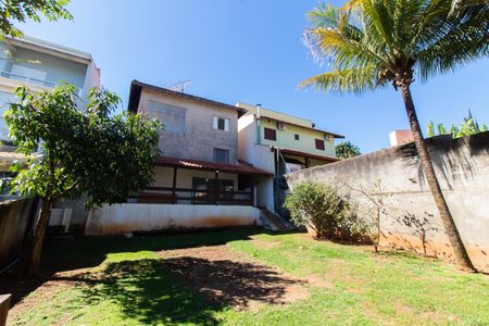 Casa de condomínio à venda com 308m², 3 quartos e 4 vagas Casa de condomínio à venda com 308m², 3 quartos e 4 vagasÁrea comum