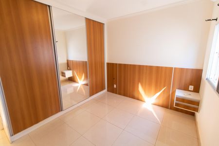 Casa de condomínio à venda com 308m², 3 quartos e 4 vagas Casa de condomínio à venda com 308m², 3 quartos e 4 vagasSuíte