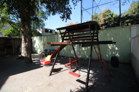 Casa de condomínio à venda com 87m², 2 quartos e 1 vagaPlayground