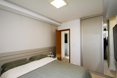 Apartamento à venda com 92m², 3 quartos e 3 vagasQuarto 3 - Suíte