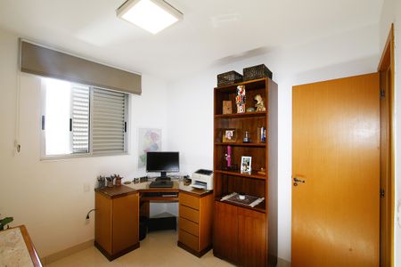 Apartamento à venda com 92m², 3 quartos e 3 vagasQuarto 2