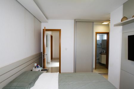 Apartamento à venda com 92m², 3 quartos e 3 vagasQuarto 3 - Suíte