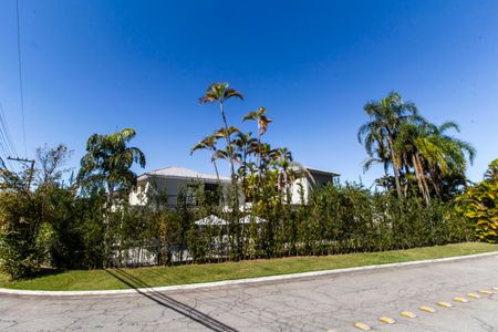 Casa de condomínio à venda com 460m², 4 quartos e 4 vagas Casa de condomínio à venda com 460m², 4 quartos e 4 vagasVista da Rua