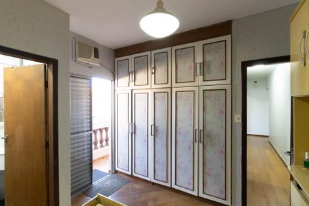 Casa à venda com 180m², 4 quartos e 1 vaga Casa à venda com 180m², 4 quartos e 1 vagaSuíte
