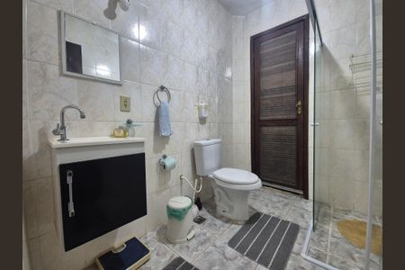 Casa de condomínio à venda com 150m², 4 quartos e 2 vagasBanheiro