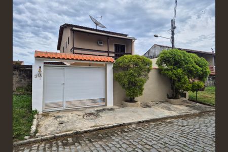 Casa de condomínio à venda com 150m², 4 quartos e 2 vagasFachada