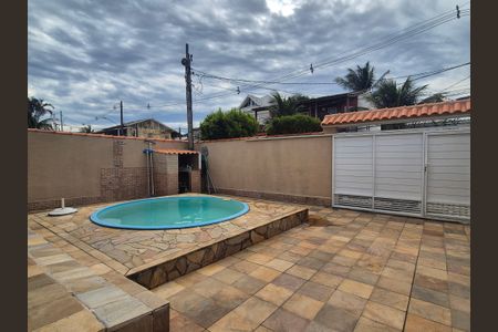 Casa de condomínio à venda com 150m², 4 quartos e 2 vagasÁrea externa